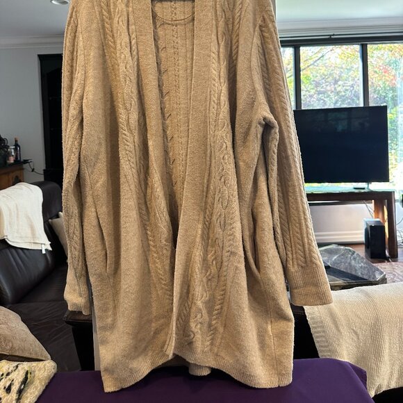 Banana Republic Cardigan - Picture 2 of 5